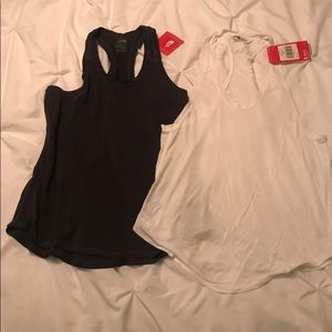 North face women’s size medium tank tops NTW